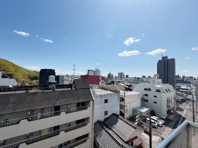 バルコニーからの眺望になります。