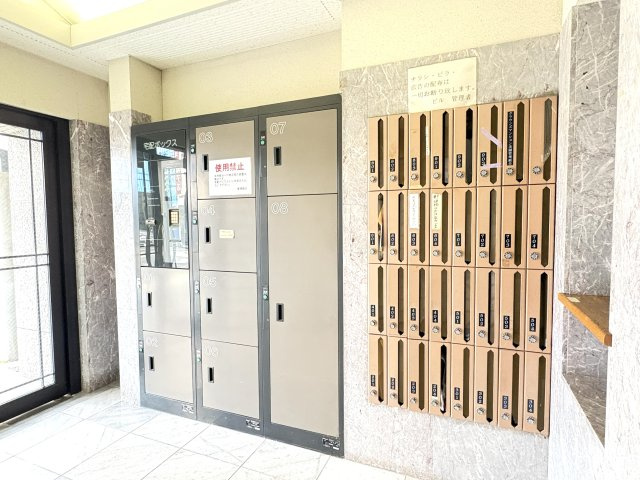 宅配ボックス・オートロック付きマンションになります♪
