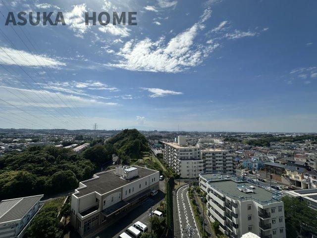 前面に棟がない街を一望する開放的な10階からの眺望♪ぜひ実際にご覧になって下さい。