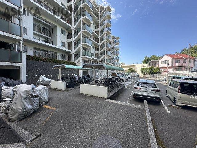 駐車場の空き状況については、その都度、確認いたしますのでお気軽にお聞きください。