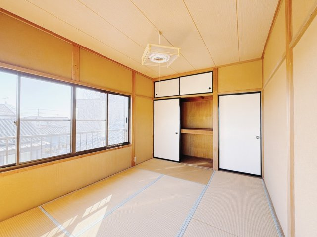 ■2階和室｜独立している和室なので1人の時間を充分に楽しめます。フローリングやソファーでは味わえない質感でリラックス効果もあります。