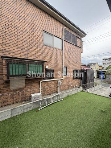 アウトドアリビングが満喫できる、整備された広い芝庭付き一戸建て◎　　ドッグラン・ＢＢＱが楽しめますよ♪