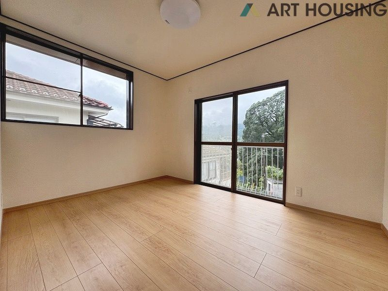 落ち着いて過ごせるお部屋なので、寝室にいかがでしょうか