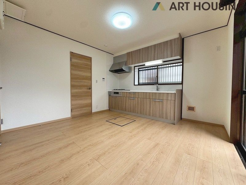 2面採光の明るいダイニングキッチン