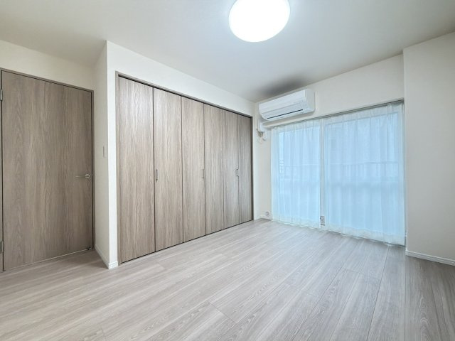 【リノベーション仕様】洋室3部屋、採光も明るいお部屋です♪