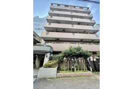 日神パレステージ新宿御苑の外観