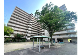 京阪「丹波橋」駅徒歩１6分 東高瀬川を望むリフォーム済み３ＬＤＫ住戸 丹波橋日光ハイツの外観