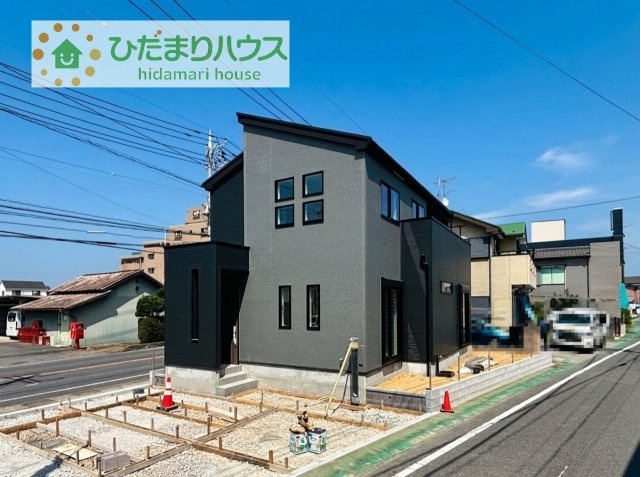 白山小学校まで徒歩10分、取手第二中学校まで徒歩13分でお子様の通学安心の立地です♪