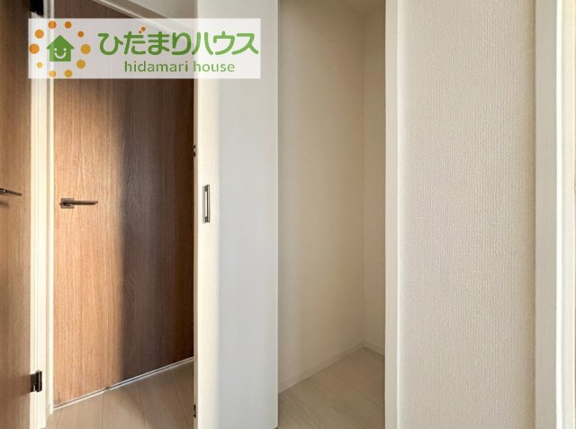 家族みんなで共同で使える便利な廊下収納！