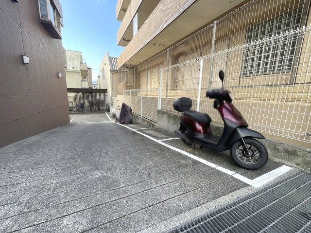 バイク置場月額2000円（空き状況は要確認）