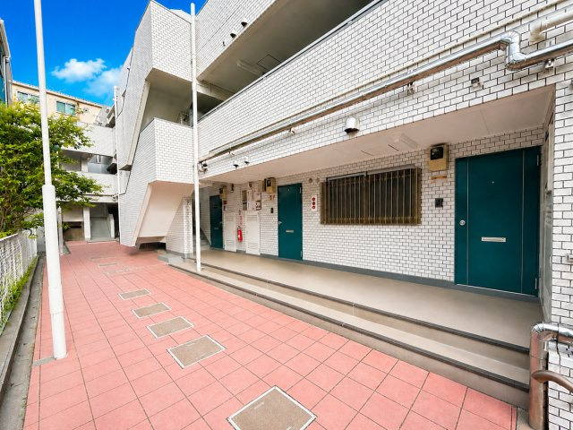 ◆周辺環境にも馴染むスタイリッシュな外観デザイン。長く住み続けたくなる住まいです。　