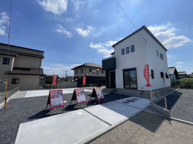 藤井上組（全12区画）9号棟　外観：駐車スペースはゆとりがあり3台以上可能です