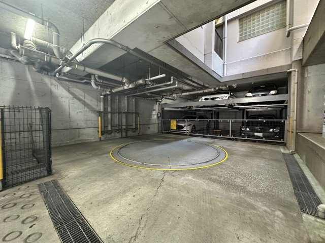 駐車場の空き状況については、その都度、確認いたしますのでお気軽にお聞きください。