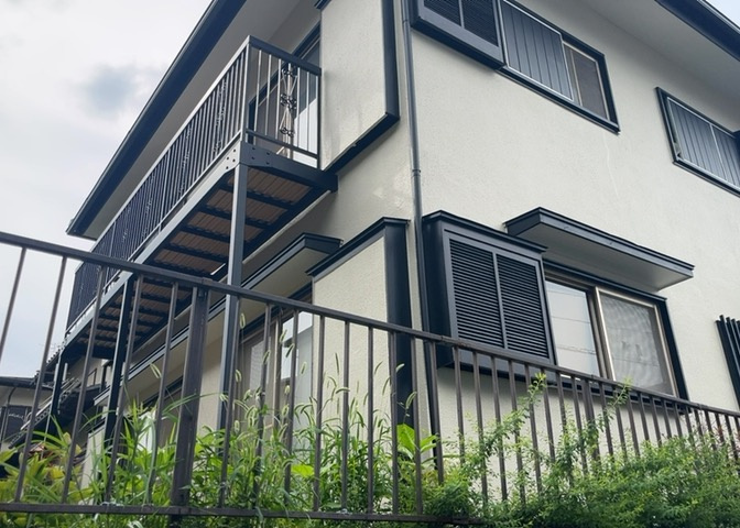敷地内には屋外での作業や散水時に役立つ立水栓などの設備を備えています。洗車やガーデニングの際にも直接水を使えて大変便利です。各種設備の詳細や状態については、ぜひ現地の見学時にご確認ください。