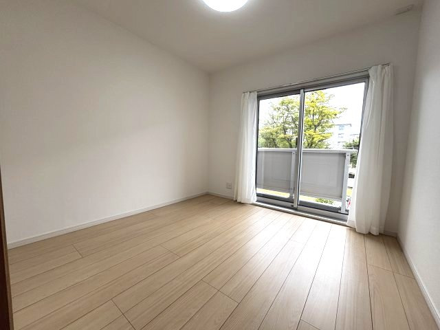 南側の洋室です！