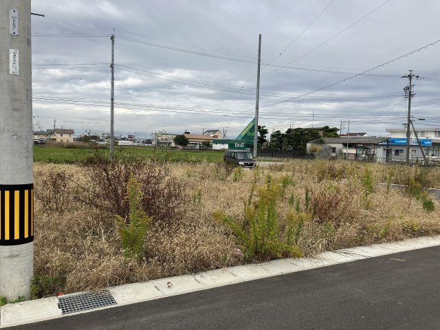 前面道路含む現地写真です