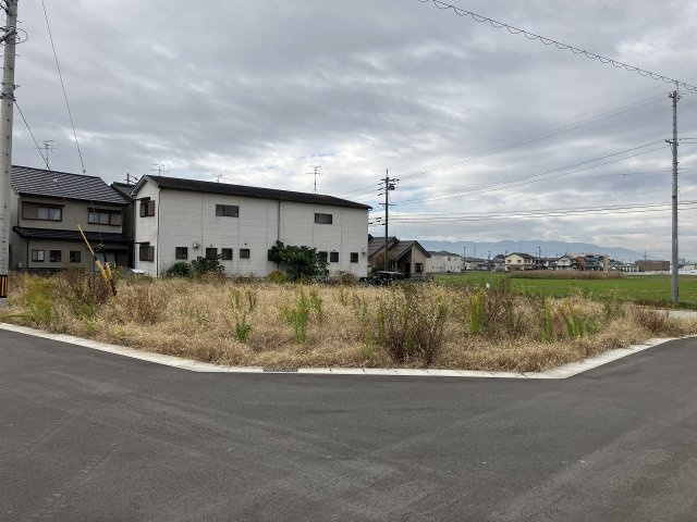 前面道路含む現地写真です