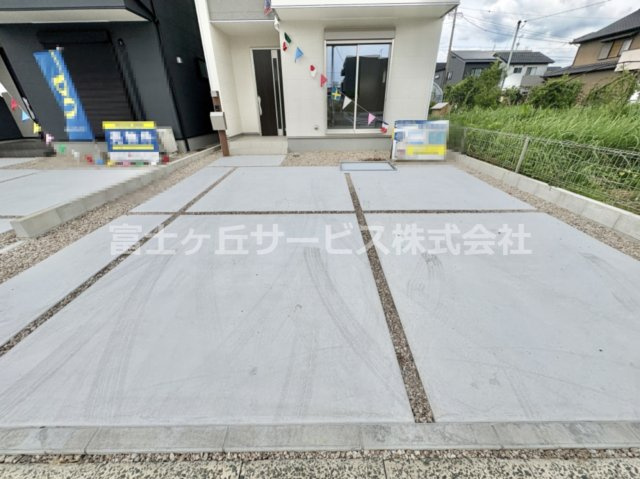 駐車場に車を止められます