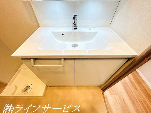 三面鏡シャワー付洗面化粧台