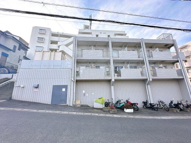 閑静な住宅地で子育て家族にピッタリ。ゆとりある住環境が整っています。