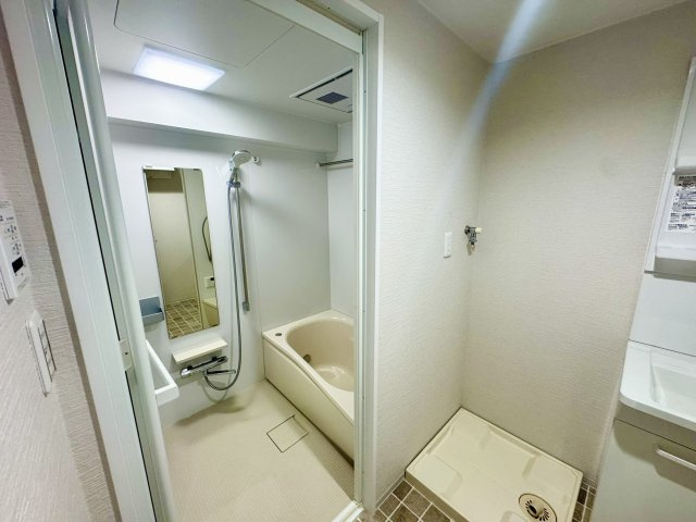 明るい日差しに包まれる住宅で新しい暮らしを始めませんか？お問合せお待ちしております。