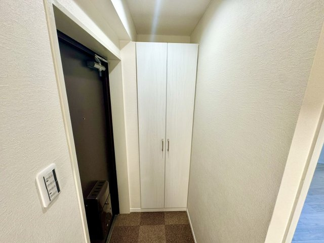 小学校・中学校が近く、子育て環境良好な立地。小さなお子様がいる方には、安心な立地になっております。