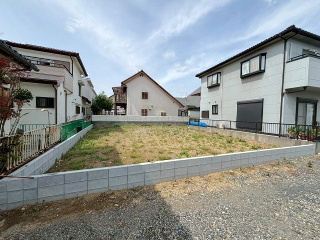 建築条件なし・お好きなハウスメーカーで建築可能です。前面道路6ｍで駐車もラクラク。