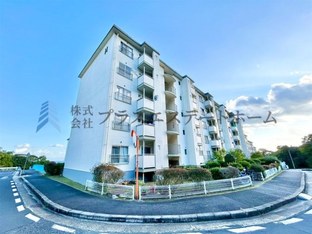 周辺物件より高い位置にあるので、人の目線を気にせずに生活出来ます♪