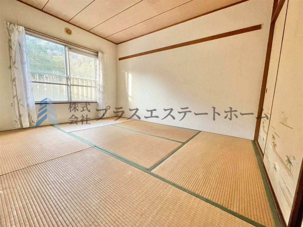 北側の洋室ですが採光良好です♪