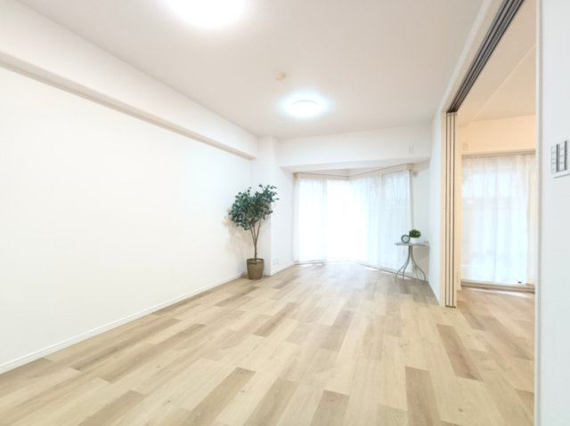 【LDK約14.7帖】　開放的な自遊空間。季節ごとに壁飾りや家具の配置を変えて楽しめます。