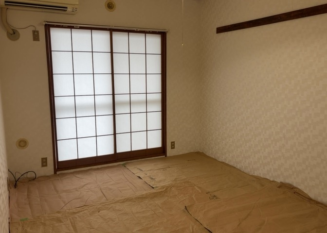 寝室でゆっくりと過ごすためにはベッド周りの適度な空間を担保することや窓の位置、照明の明るさ、寝室の広さなどを考える必要があります。自身や家族の構成とライフスタイルに併せて寝室にする部屋を選びましょう！
