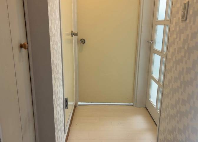 内装はとにかくおしゃれなものがいい！と選ぶ前に、まず住んだ後のことを想像してみましょう。住んでみたらコンセントの位置が悪くて使いにくいなど出てきます。事前にどの家電をどこに置くか想定しておきましょう。