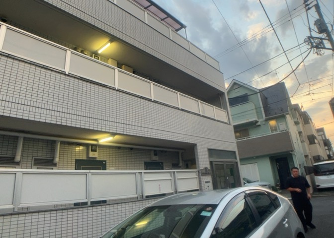 眺望の良さを楽しめるダイニングキッチンで家族団らんの時間を過ごしてはいかがでしょうか。バルコニーから見える景色を家族で眺める時間は、時間が経つのを忘れてしまいそうですね。是非、現地を見に行きましょう！