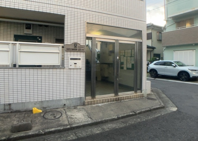 景色重視でお家選ぶをするとスーパーが遠い！学校が遠い！など生活をするうえで利便性で困ることもあります。まず一度現地を見学する際に、周辺の施設などがあるかを確認し、暮らし始めた後のことを想像しましょう。