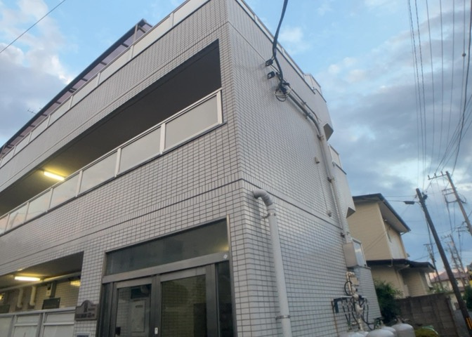 ＳＲＣ造は強度や耐震性の面でもRC造と比べて優れています。そのため、10階建以上の高層または超高層マンションなどの建築にも多く採用されています。柱や梁などのサイズが小さくても高い耐震性を確保できます。
