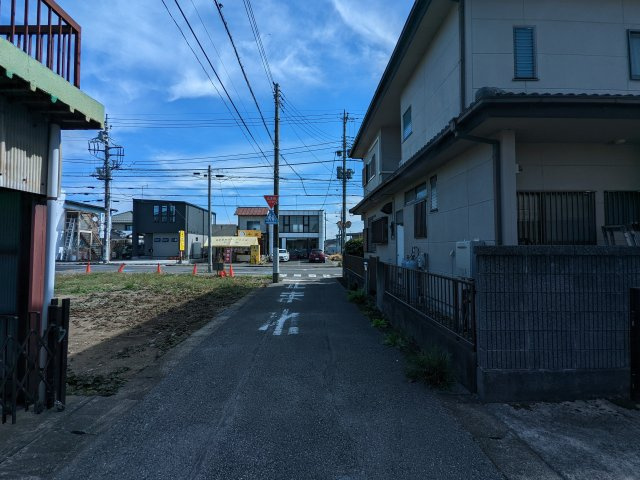 前面道路は位置指定道路です。