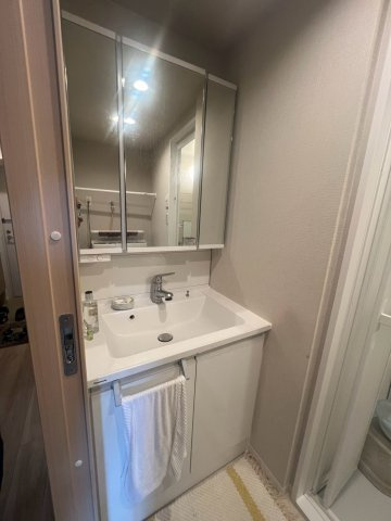 ☆Wash　Room☆☆3面鏡洗面化粧台　◎2024年にフルリフォーム済み♪