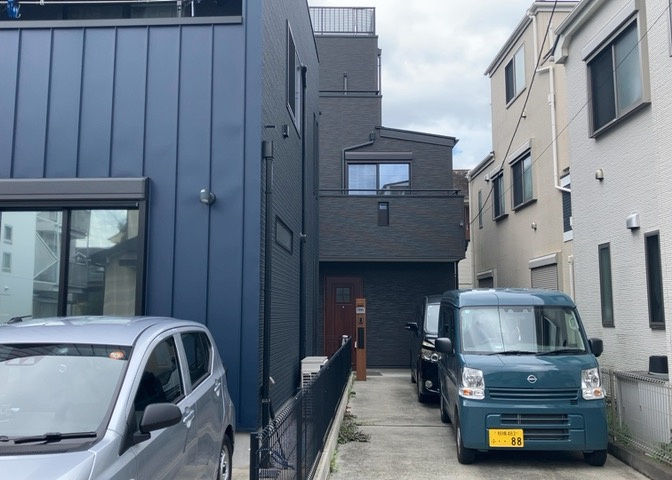 物件の詳細については、現地を見てわかること以外に、役所や法務局などで調べないとわからないことがあります。そのため、現地に行く場合は、もしこの物件を買ったらどのような生活ができるかをイメージしましょう。