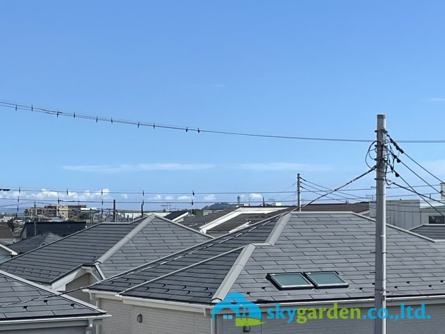 江の島のシーキャンドルが見えます