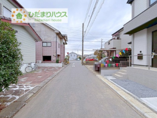南道路に面しているので日当たり良好☆光が差し込む明るい暮らしが可能です(^^)/