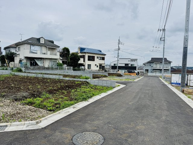 ～南東側5ｍ道路に面しています～
