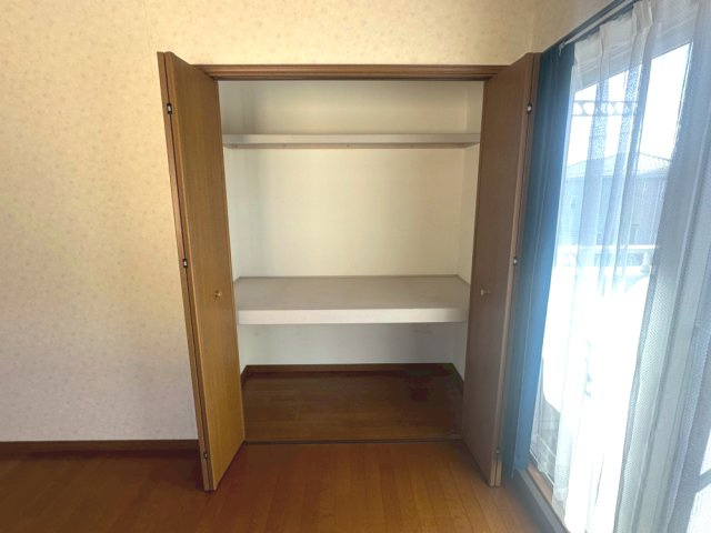 主寝室　クローゼット