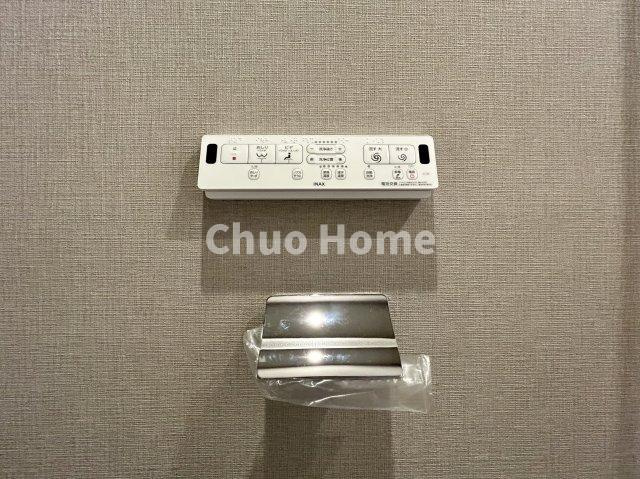 【ウォシュレット】清潔に使いたいお手洗いには最適な設備です。もちろんウォームレットも標準装備です。