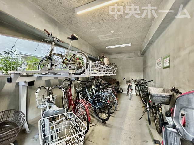 【自転車置き場】最新の空き状況や費用などの詳細は担当スタッフまでお問い合わせください。