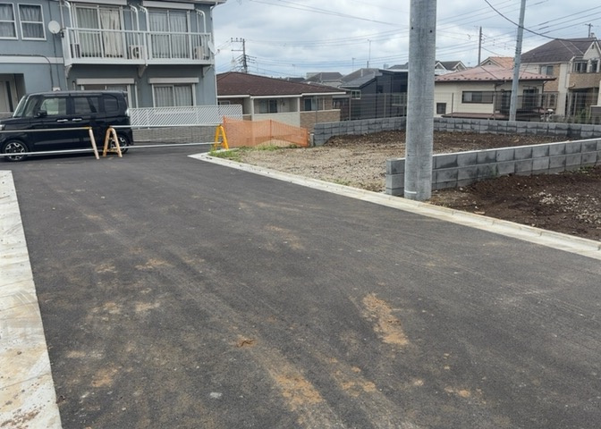 隣家の土地はどうなっているのか、生活利便施設が近くにあるのか、学校まで近いかなど、お客様のライフスタイルにあわせたイメージが重要です。また、近くにあると困る施設が近くにないかも確認するといいでしょう。