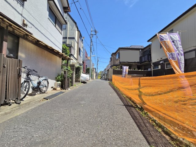 駅徒歩10分！　コンビニや、スーパー、ドラックストア等も近くに揃い便利な立地　駅前にはシアターの入るイオン板橋ショッピングセンターもございます