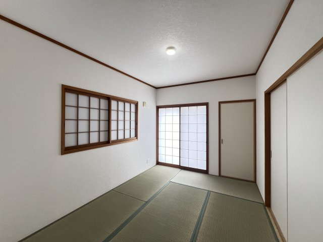 6帖のスッキリとした印象の和室です。