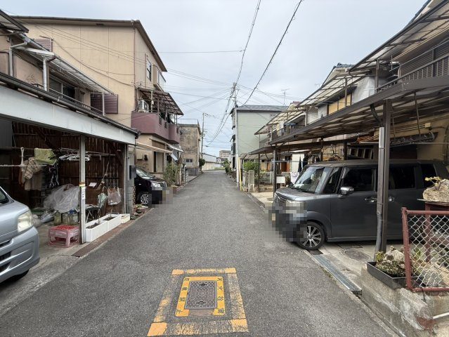 前面道路含む現地写真です