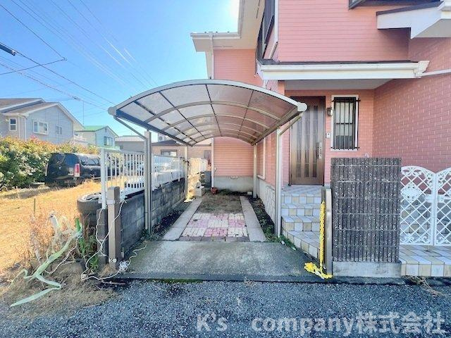 カーポート付きの駐車スペース◇