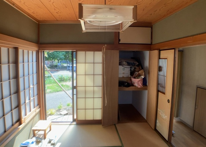 ダイニングにはダイニングテーブルセットなどを置くことが多く、間取りにおいて「D」と略記されますが、食事を作るときの作業場として使用したり、朝食を食べたりするときだけに使われるケースも少なくありません。